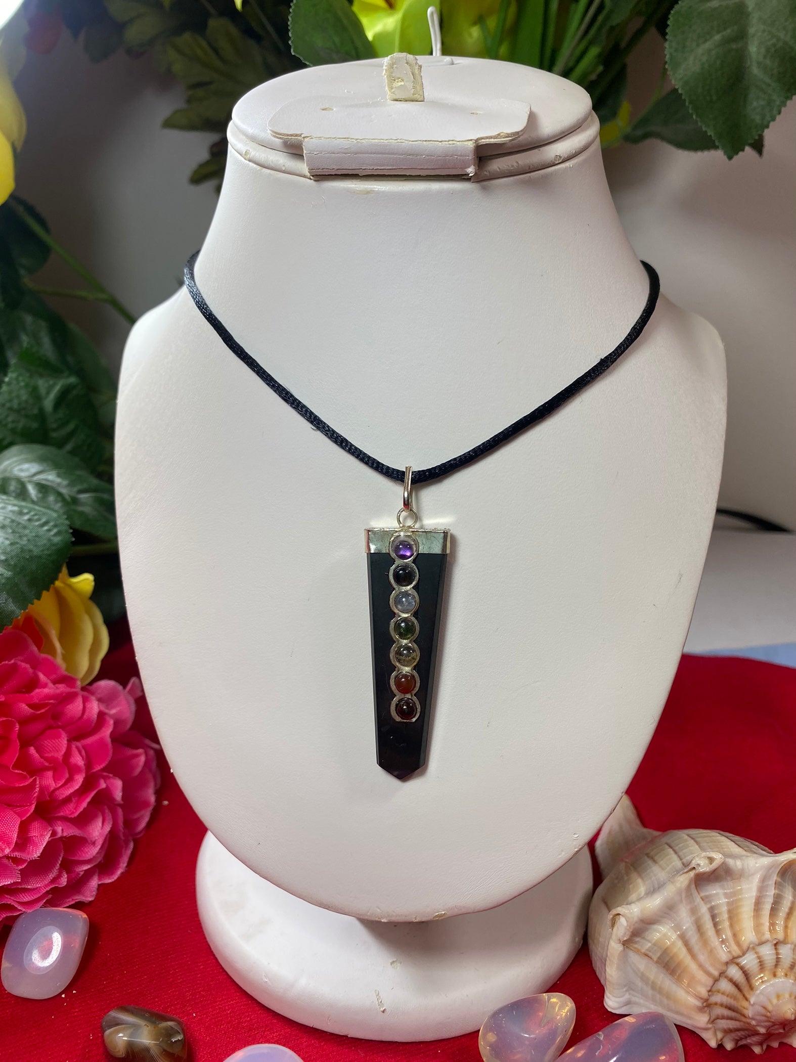 Shungite Chakra Pendant des1